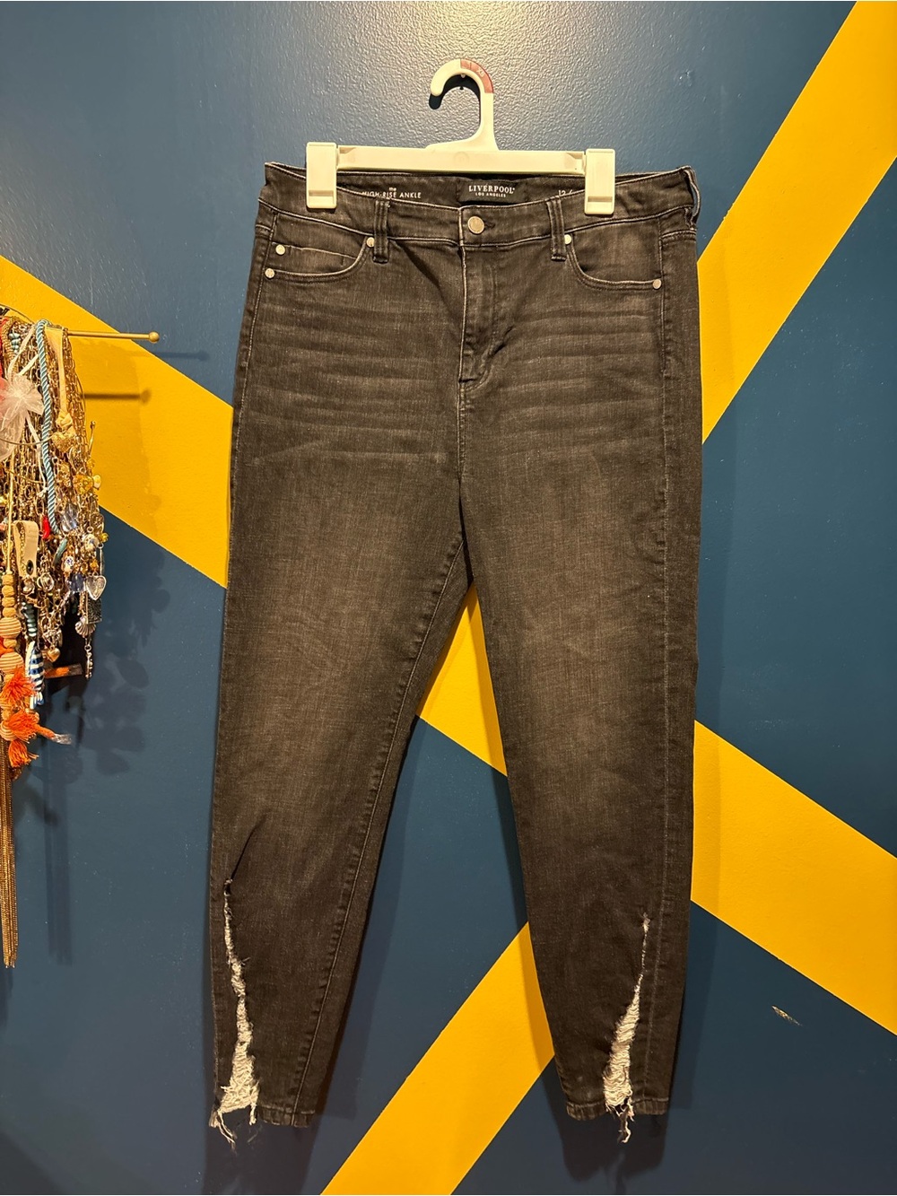 Liverpool Black High Rise Ankle Skinny Distressed Jeans EUC